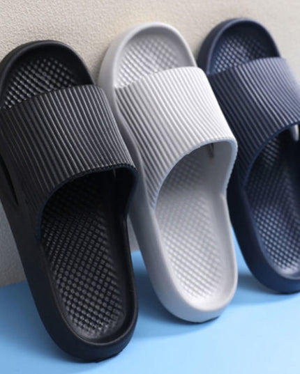 Modne antypoślizgowe klapki