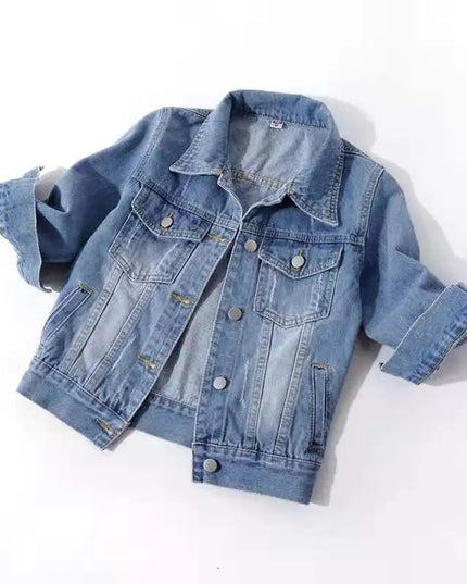 Damska kurtka jeansowa krótka o luźnym kroju