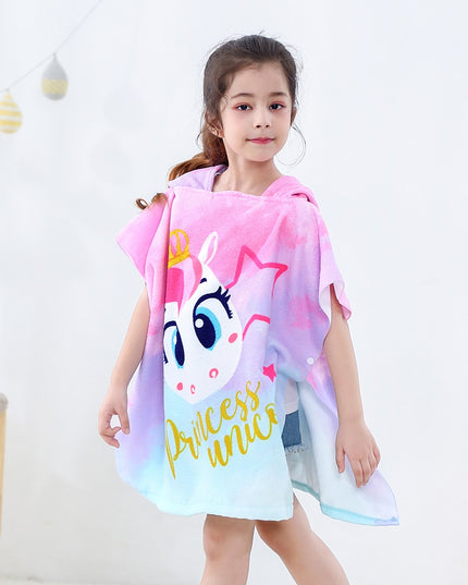 Ręcznik dziecięcy z kapturem z bajkowymi postaciami