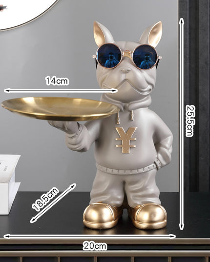 Figurka funkcjonalna ze złotymi dodatkami