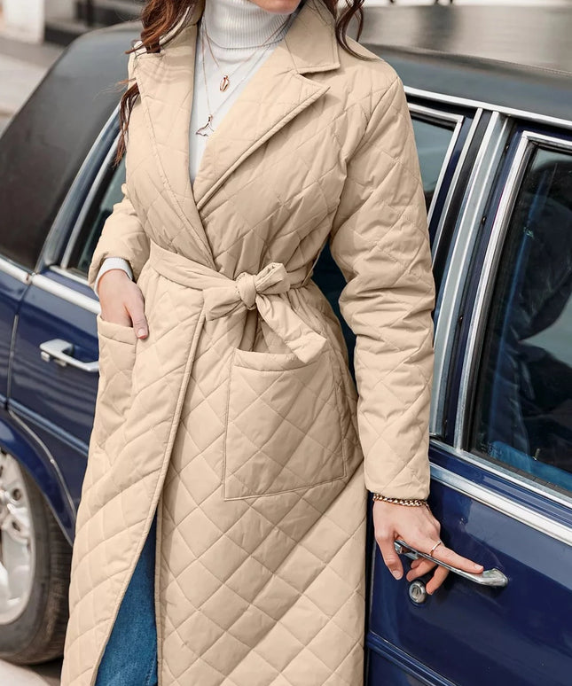 Damski płaszcz pikowany z kieszeniami