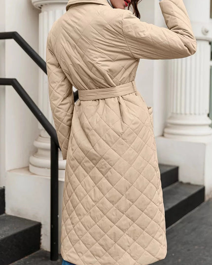 Damski płaszcz pikowany z kieszeniami