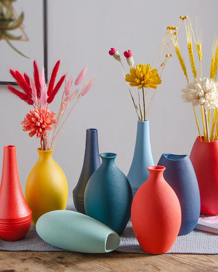 Wazon ceramiczny w czerwonym kolorze