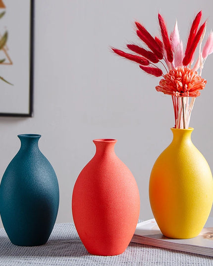 Wazon ceramiczny w granatowym kolorze