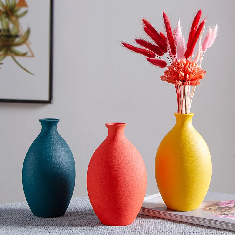 Wazon ceramiczny w granatowym kolorze
