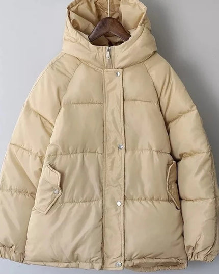 Damska kurtka zimowa krótka z kapturem