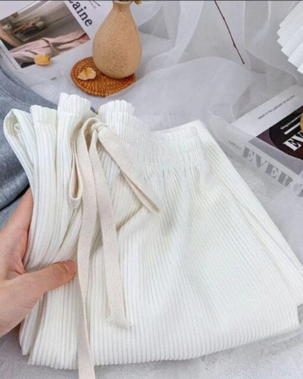 Damskie spodnie dresowe z prostymi nogawkami