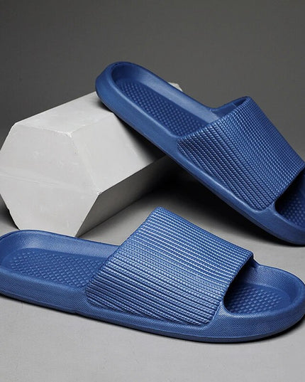 Modne antypoślizgowe klapki