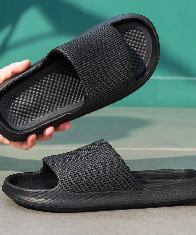 Modne antypoślizgowe klapki