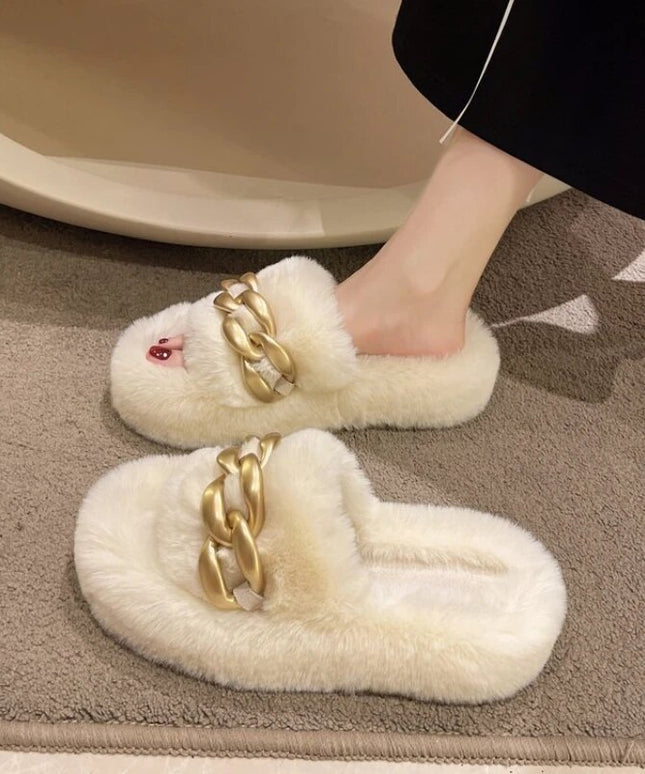 Damskie klapki z futrem i klamrą