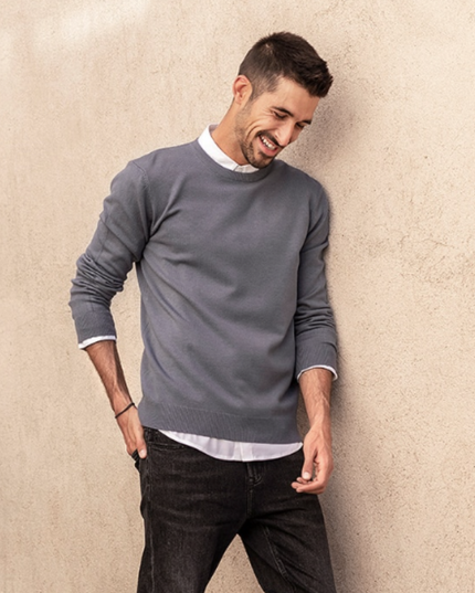 Męski sweter z dekoltem w łódkę o dopasowanym kroju