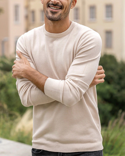 Męski sweter z dekoltem w łódkę o dopasowanym kroju