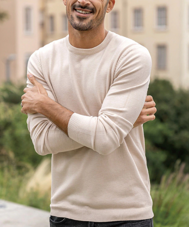 Męski sweter z dekoltem w łódkę o dopasowanym kroju