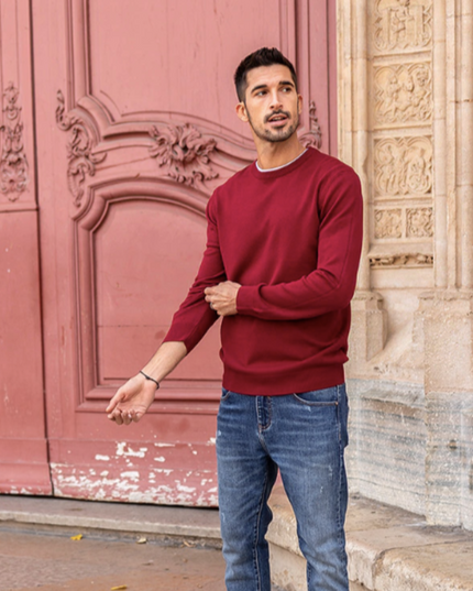 Męski sweter z dekoltem w łódkę o dopasowanym kroju