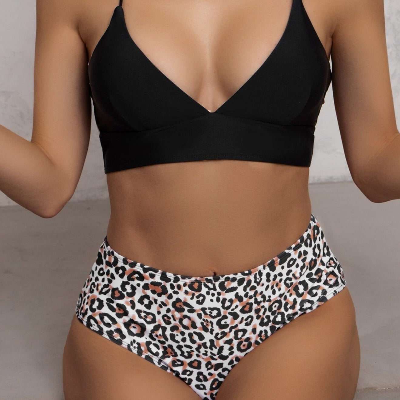 Damski dwuczęściowy strój kąpielowy bikini z majtkami w panterkę