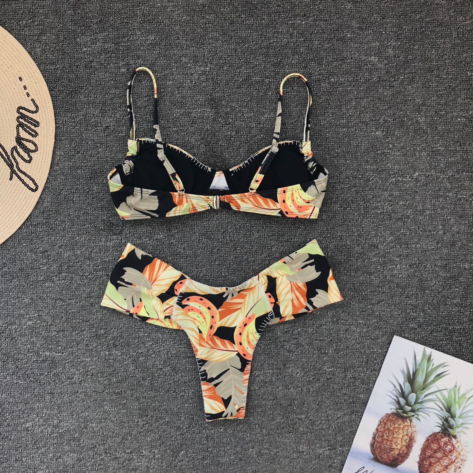 Damski dwuczęściowy strój kąpielowy bikini we wzór tropikalnych liści